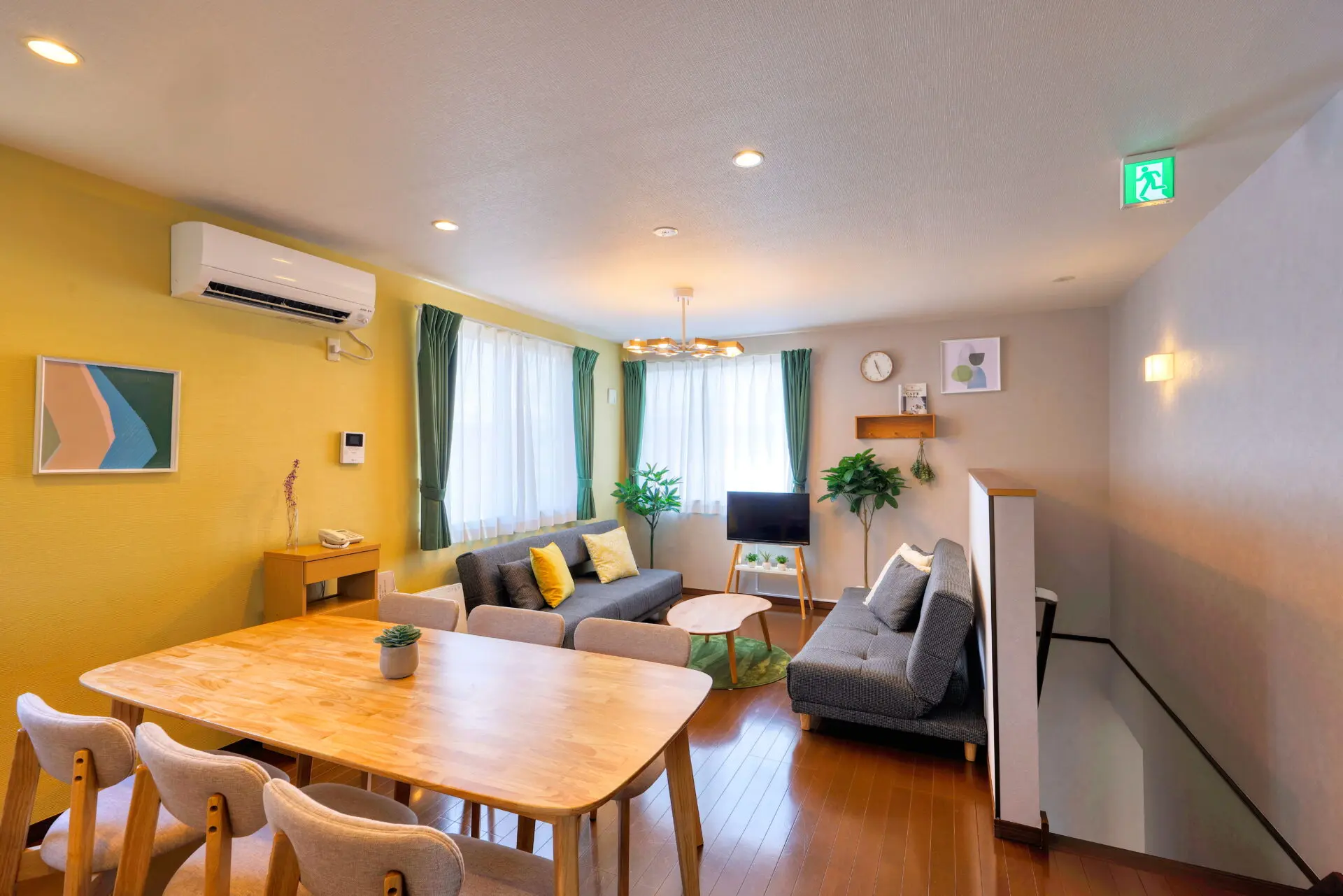 VillasFuji A棟　モダンなインテリアとリビング