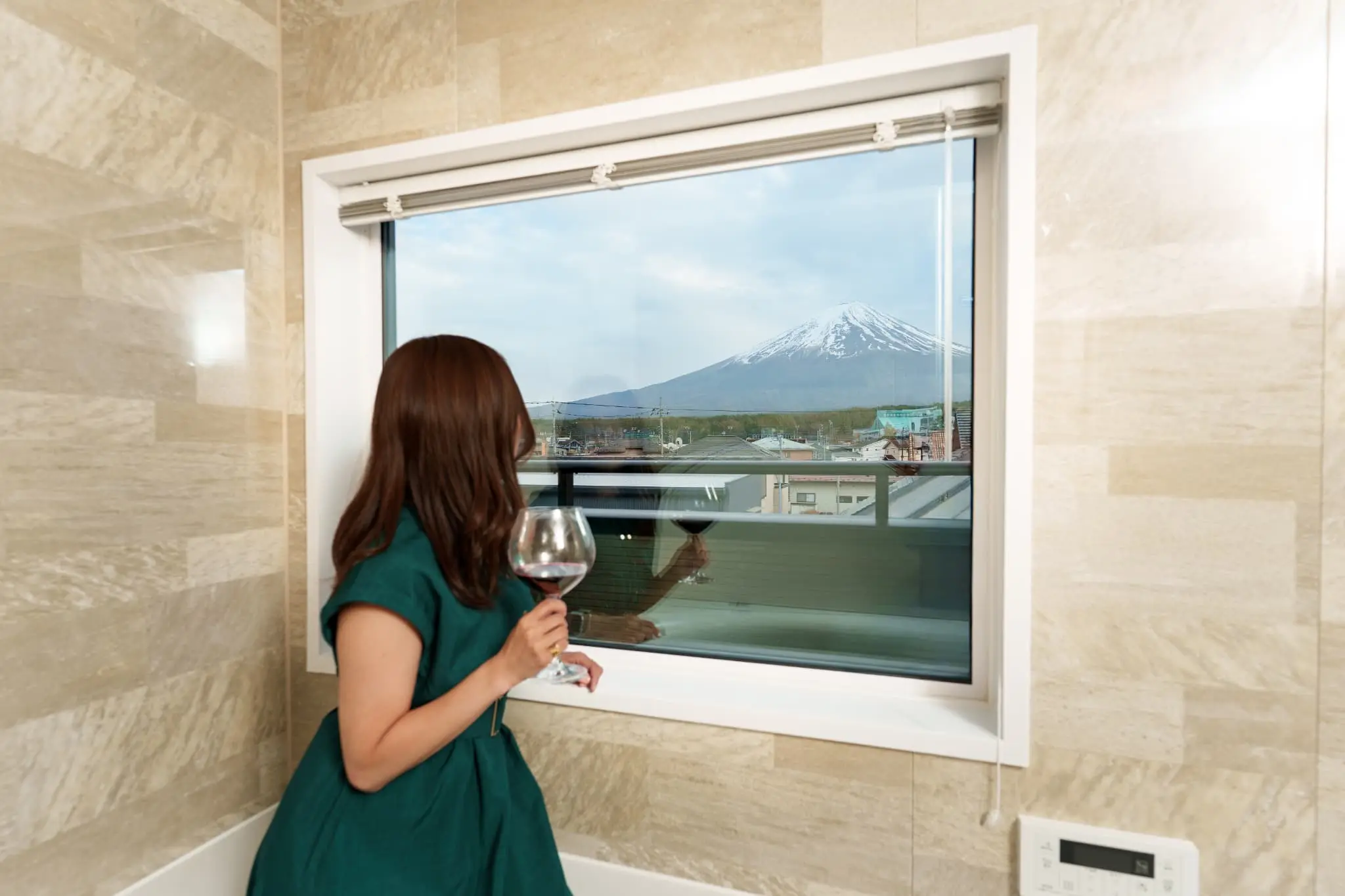 A Luxurious Bathing Experience with Views of Mt. Fuji